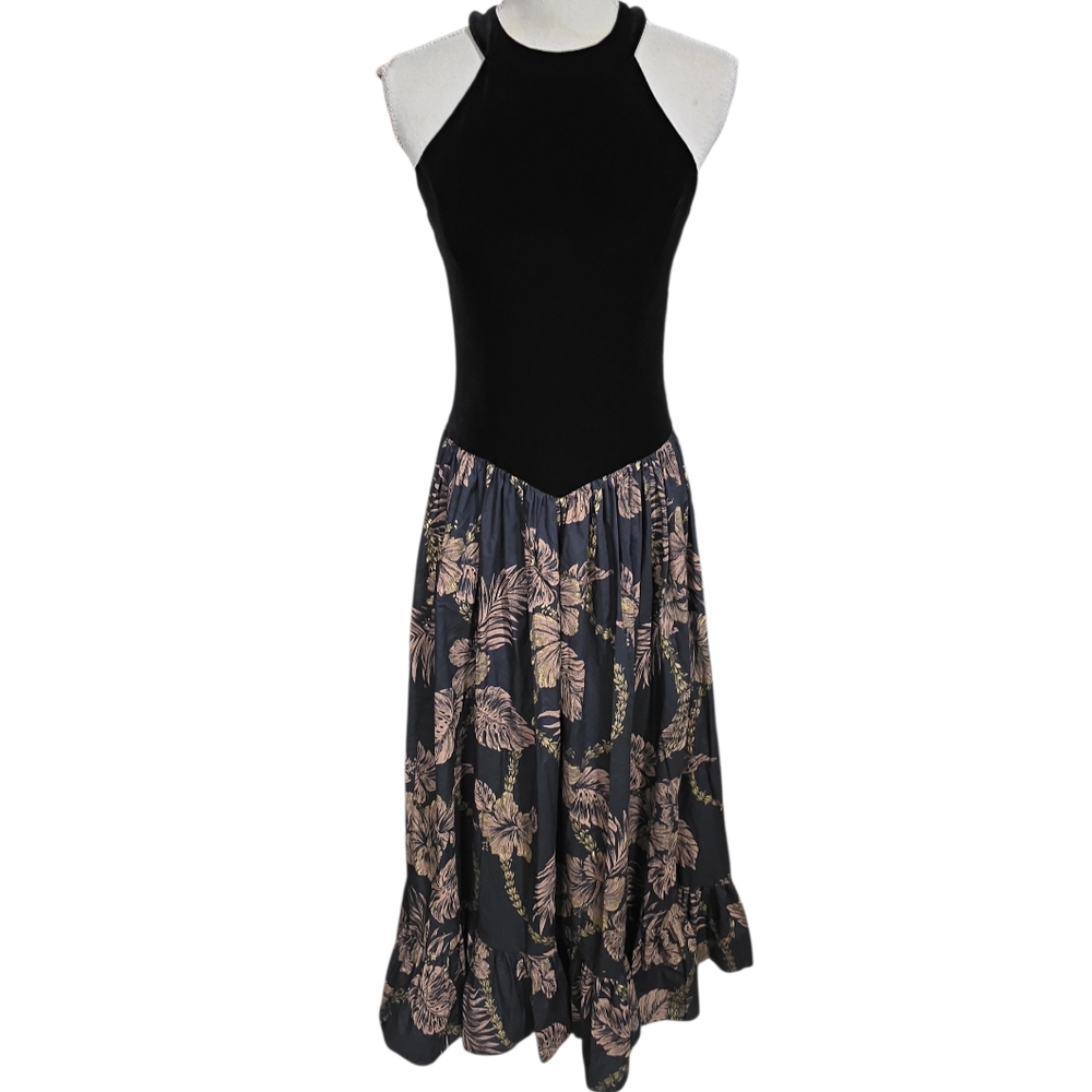 U'i No Black Sleeveless Long Dress